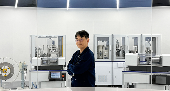 デザイナーインタビュー プロダクトデザイン-小型射出成形機