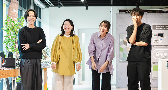 デザイナー対談 入社2年目デザイナーから見たエプソンデザイン