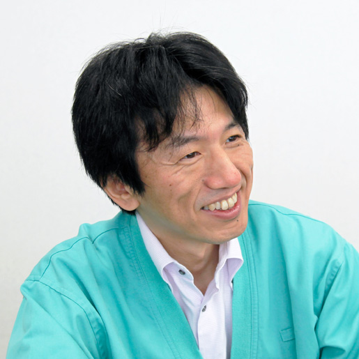 アプリケーション担当 新倉